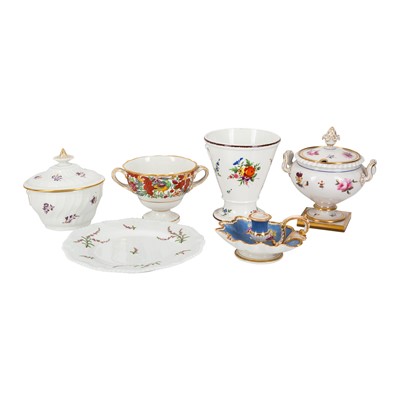 Lot 326 - A small group of Worcester porcelain, circa 1792-1840, to include Flight Barr & Barr