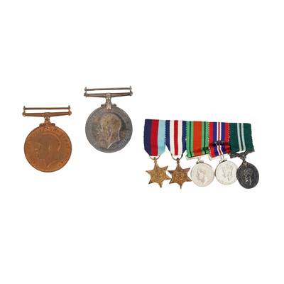 Lot 352 - A WWI Mercantile Marine Medal Pair to David Parry Davies