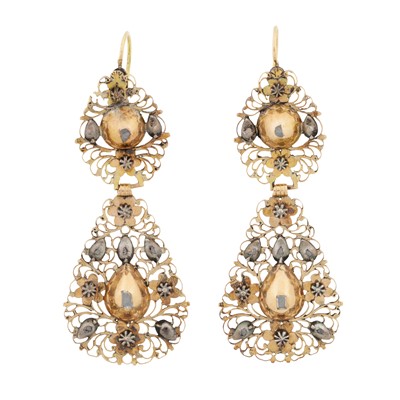 Lot 207 - A pair of diamond pendent earrings
