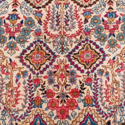 Lot 41 - A fine Kirman carpet, south Persia