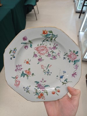 Lot 67 - A group of Chinese porcelain, Qing dynasty, 18th - 19th century