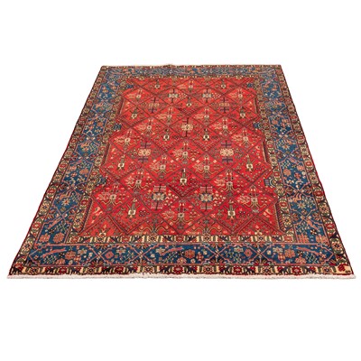 Lot 48 - A fine Bakhtiari rug, west Persia