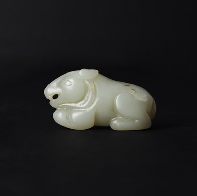 Lot 123 - A Chinese celadon jade carving of a bear, Qing dynasty, 19th century