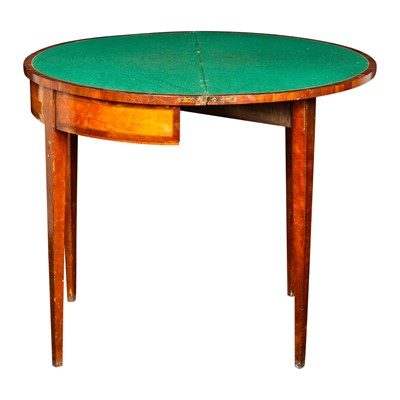 Lot 10 - A George III crossbanded satinwood turnover card table