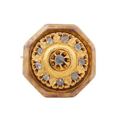 Lot 209 - A diamond brooch