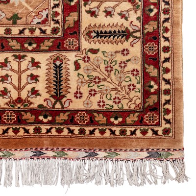 Lot 9 - A fine Shah-Abbas design carpet