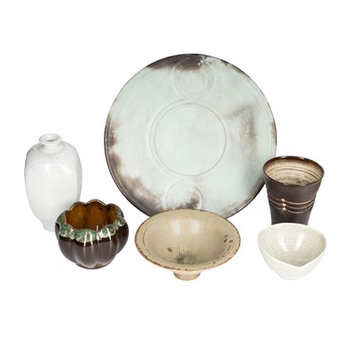Lot 47 - Studio pottery by various makers