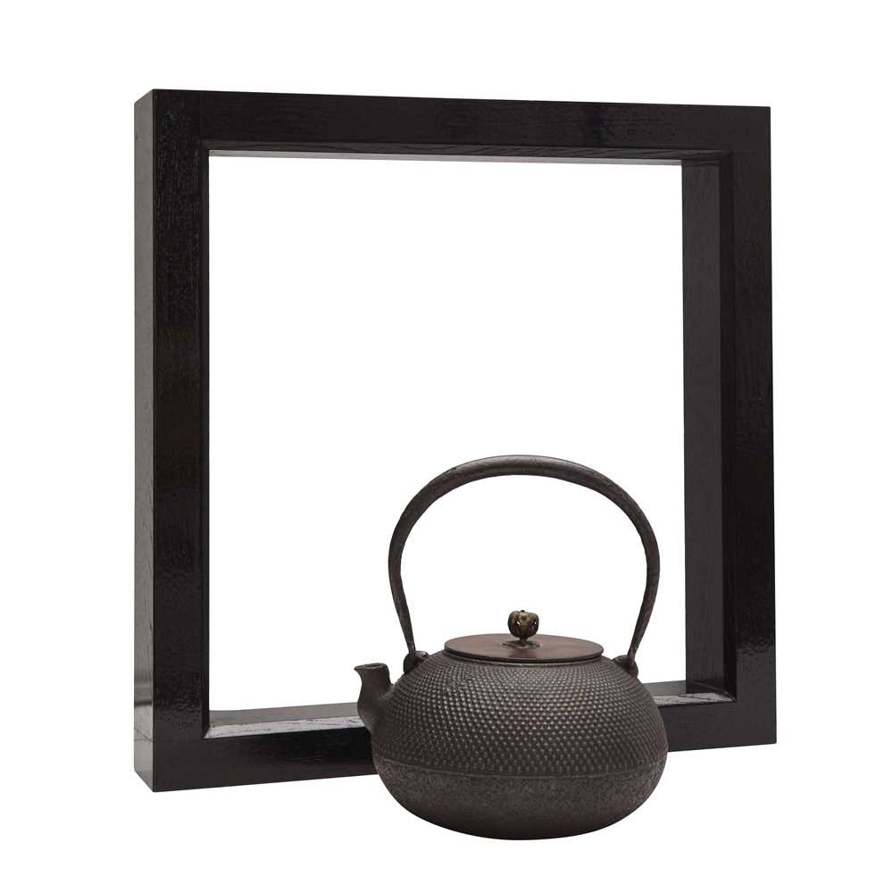 Lot 76 - A Japanese cast iron tea kettle (tetsubin), Meiji - Showa period