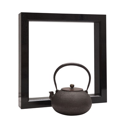 Lot 76 - A Japanese cast iron tea kettle (tetsubin), Meiji - Showa period