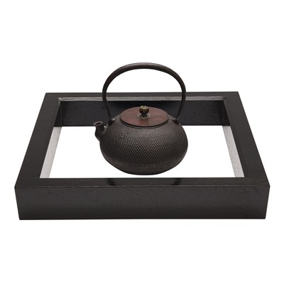 Lot 76 - A Japanese cast iron tea kettle (tetsubin), Meiji - Showa period