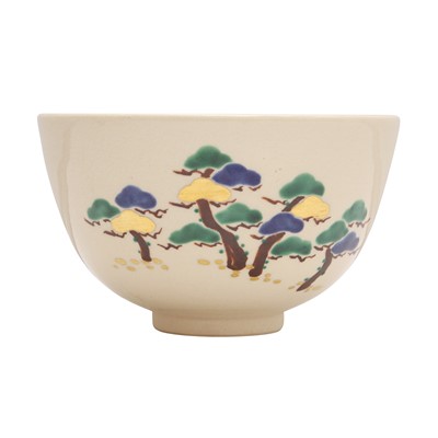 Lot 9 - A Japanese Kyo-Yaki ware tea bowl (chawan), signed Tokusen