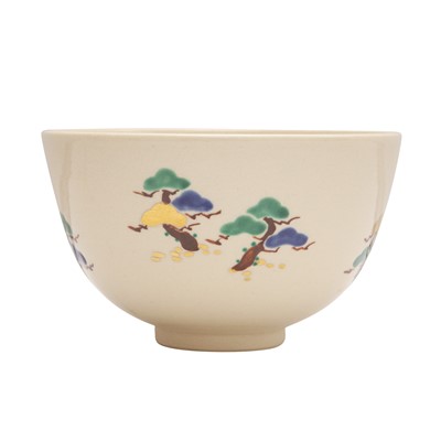 Lot 9 - A Japanese Kyo-Yaki ware tea bowl (chawan), signed Tokusen