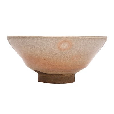 Lot 2 - A Japanese Hagi ware tea bowl (chawan), signed Hara Toyiga