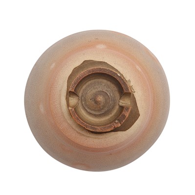 Lot 2 - A Japanese Hagi ware tea bowl (chawan), signed Hara Toyiga