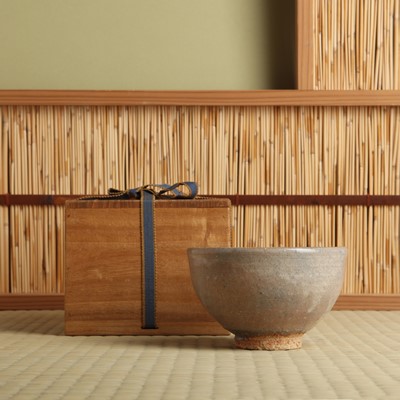 Lot 3 - A Japanese Karatsu tea bowl (chawan), Zeze kiln, Edo - Meiji period