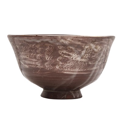 Lot 23 - A fine Japanese Utsutsugawa 'zangetsu' teabowl (chawan), Edo period, 18th century