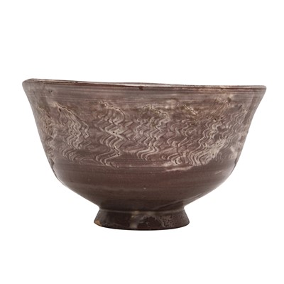 Lot 23 - A fine Japanese Utsutsugawa 'zangetsu' teabowl (chawan), Edo period, 18th century