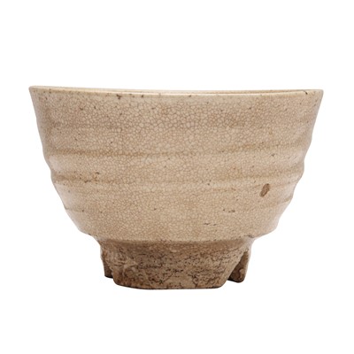 Lot 26 - A Japanese Hagi ware tea bowl (chawan), Edo - Meiji period