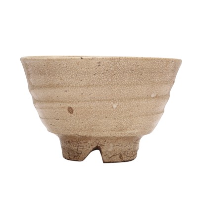 Lot 26 - A Japanese Hagi ware tea bowl (chawan), Edo - Meiji period