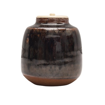 Lot 27 - λ A Japanese Seto ware tea caddy (chaire), Edo-Meiji period