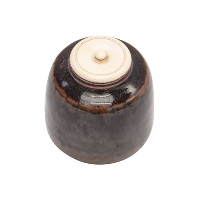 Lot 27 - λ A Japanese Seto ware tea caddy (chaire), Edo-Meiji period