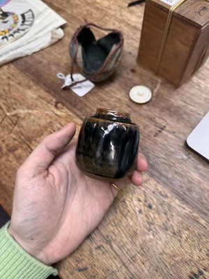 Lot 27 - λ A Japanese Seto ware tea caddy (chaire), Edo-Meiji period