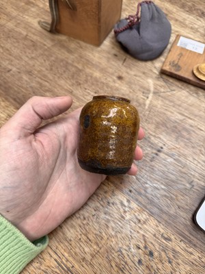 Lot 13 - λ A fine Japanese Seto ware tea caddy (chaire), Muromachi period, 16th-17th century