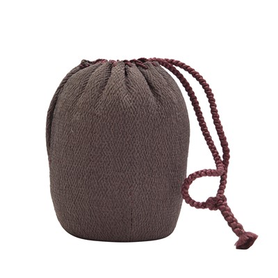 Lot 13 - λ A fine Japanese Seto ware tea caddy (chaire), Muromachi period, 16th-17th century