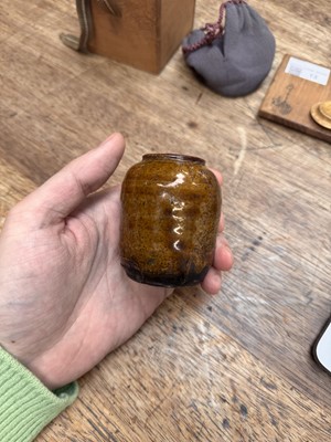 Lot 13 - λ A fine Japanese Seto ware tea caddy (chaire), Muromachi period, 16th-17th century