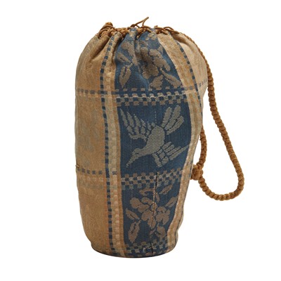 Lot 15 - λ A Japanese Kuro-Satsuma tea caddy (chaire), Edo period