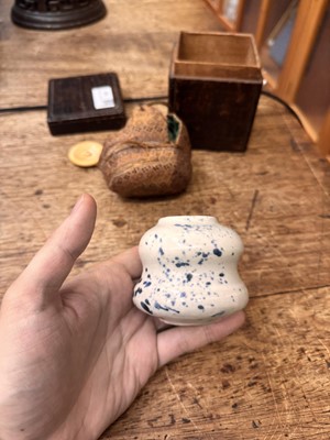 Lot 19 - λ A rare Japanese Ko-Imari 'fukizumi' tea caddy (chaire), Edo period, 17th century