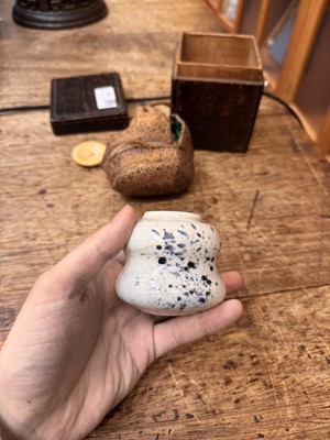 Lot 19 - λ A rare Japanese Ko-Imari 'fukizumi' tea caddy (chaire), Edo period, 17th century