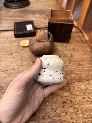 Lot 19 - λ A rare Japanese Ko-Imari 'fukizumi' tea caddy (chaire), Edo period, 17th century