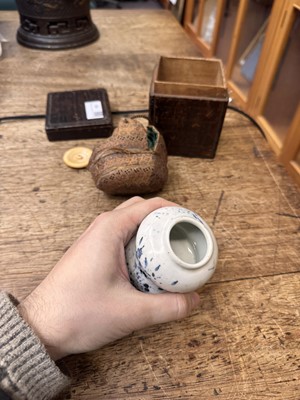Lot 19 - λ A rare Japanese Ko-Imari 'fukizumi' tea caddy (chaire), Edo period, 17th century