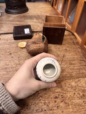 Lot 19 - λ A rare Japanese Ko-Imari 'fukizumi' tea caddy (chaire), Edo period, 17th century