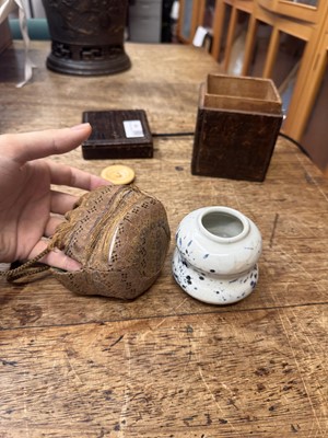 Lot 19 - λ A rare Japanese Ko-Imari 'fukizumi' tea caddy (chaire), Edo period, 17th century