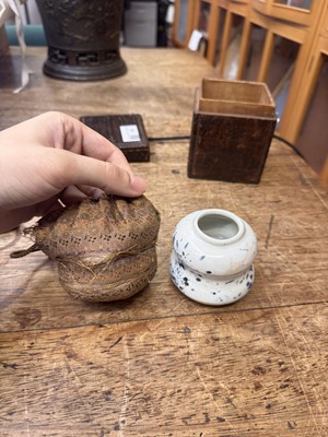 Lot 19 - λ A rare Japanese Ko-Imari 'fukizumi' tea caddy (chaire), Edo period, 17th century