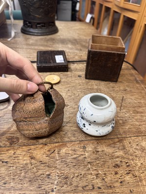 Lot 19 - λ A rare Japanese Ko-Imari 'fukizumi' tea caddy (chaire), Edo period, 17th century