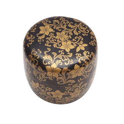 Lot 24 - A Japanese black lacquer and gold makie tea caddy (natsume), Edo period