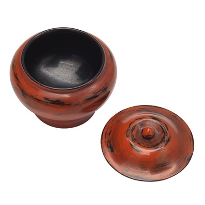 Lot 21 - A Japanese Negoro lacquer tea caddy (chazutsu), Edo period