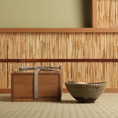 Lot A fine Japanese Ko-Karatsu teabowl, chawan, Momoyama - Edo period, 16th - 17th century