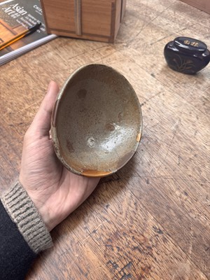 Lot 12 - A fine Japanese Ko-Karatsu tea bowl (chawan), Momoyama - Edo period, 16th - 17th century