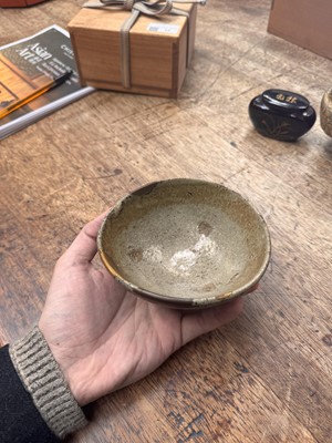 Lot 12 - A fine Japanese Ko-Karatsu tea bowl (chawan), Momoyama - Edo period, 16th - 17th century