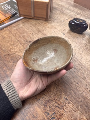 Lot 12 - A fine Japanese Ko-Karatsu tea bowl (chawan), Momoyama - Edo period, 16th - 17th century