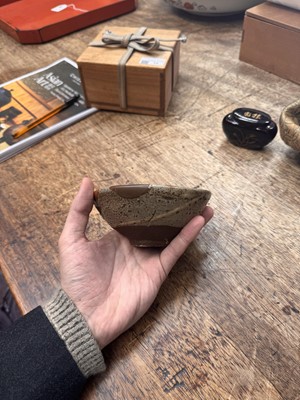 Lot 12 - A fine Japanese Ko-Karatsu tea bowl (chawan), Momoyama - Edo period, 16th - 17th century