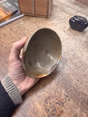 Lot 12 - A fine Japanese Ko-Karatsu tea bowl (chawan), Momoyama - Edo period, 16th - 17th century