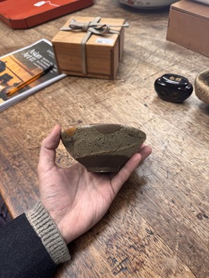 Lot 12 - A fine Japanese Ko-Karatsu tea bowl (chawan), Momoyama - Edo period, 16th - 17th century