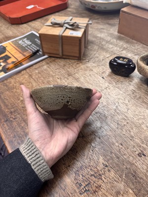 Lot 12 - A fine Japanese Ko-Karatsu tea bowl (chawan), Momoyama - Edo period, 16th - 17th century