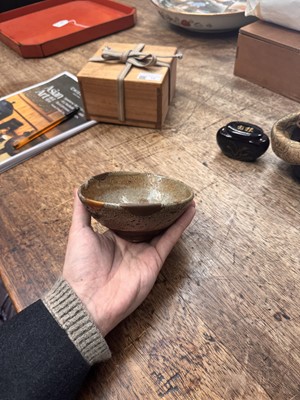 Lot 12 - A fine Japanese Ko-Karatsu tea bowl (chawan), Momoyama - Edo period, 16th - 17th century