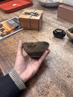 Lot 12 - A fine Japanese Ko-Karatsu tea bowl (chawan), Momoyama - Edo period, 16th - 17th century